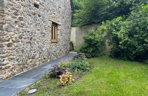 Luxury Three Bedroom Barn Conversion in Devon - Photo 5