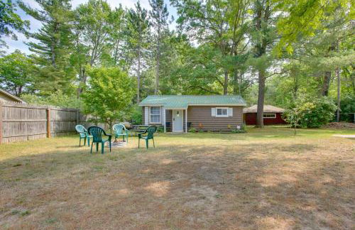 Updated Wellston Cabin, Walk to Lake Beach + Dock! - Foto 22