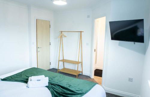 Contractor‑Heaven 5BR Home 4.5 Baths Wakefield - Foto 51