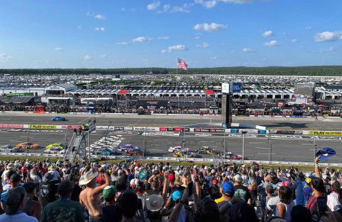 Lux Retreat with Indoor Swim Spa Game Lounge Theater Hot Tub Sauna - Foto 64