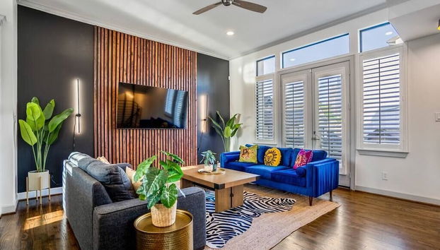 Urban Jungle Retreat in the HTX Skyline - Foto 4, Habitación