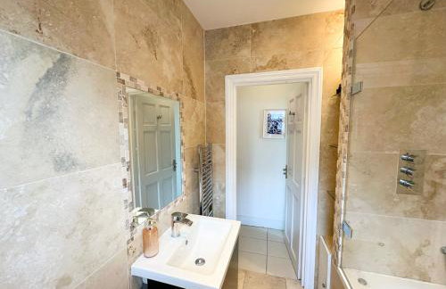 Wembley Stadium Maisonette Rooms - Foto 27