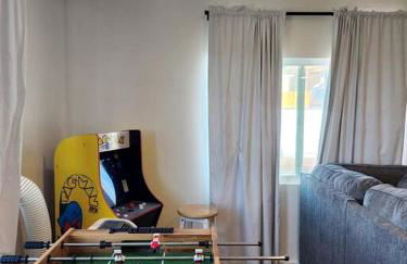 Modern Cabin with Arcade, Foosball Table and Fire Pit in Meadview, Arizona - Foto 42