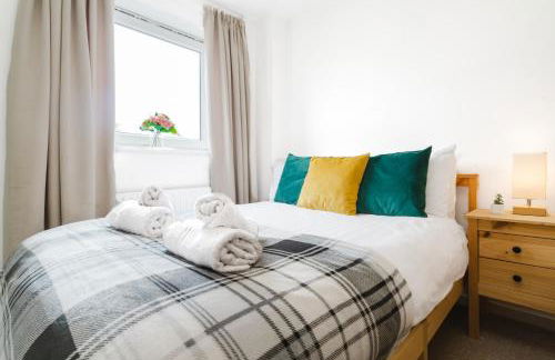 2BR Flat Near City Centre with Free Parking - Foto 48