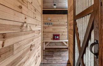 Rustic Barn Retreat w Hot Tub Game Room & FirePit - Photo 24