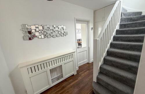 Bassetts House - Spacious! - Sleeps 7 - Close to PRUH Hospital - Free Parking - Photo 18