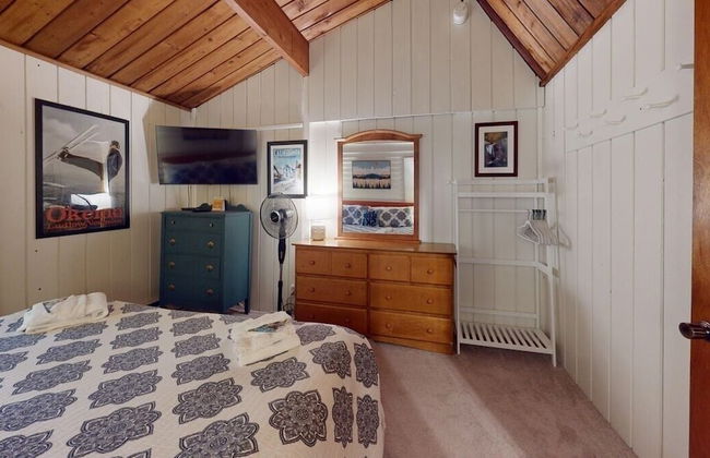 Treehouse Home Brought to you by GetAway Vacations - Photo 19