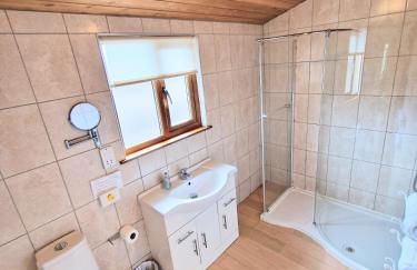 Lomond 3 with Private Hot Tub - Fife - Loch Leven - Lomond Hills -Pet Friendly - Photo 10