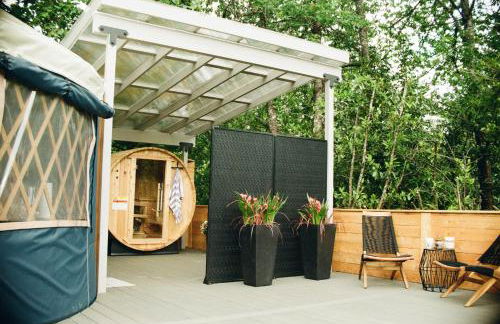 Purple City Retreats - Luxury Yurt & Spa - Foto 37