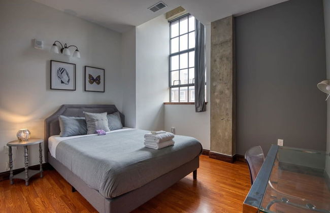 Sosuite 2BR Apt w W D Gym On-site Restaurant - Photo 3