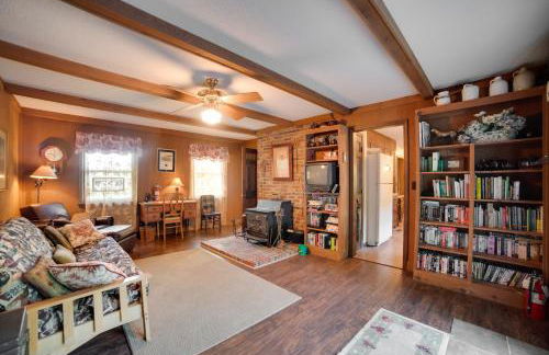 Dayton Home with Pool and Deck on 37 Private Acres! - Foto 10