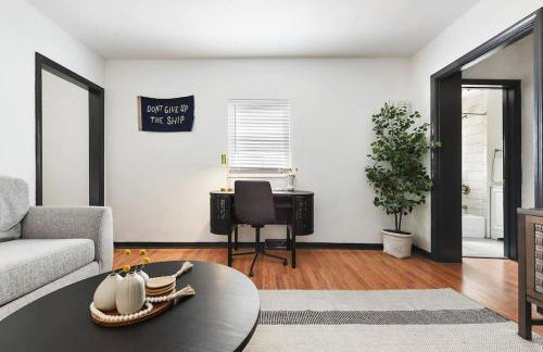 HostWise Stays - The Butler - Prime 1BR Butler St Apt, across from Umami - Foto 16