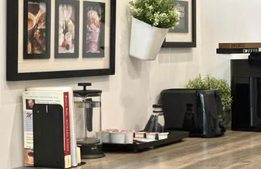 Winter living, Downtown 1BR Apt with kitchen and laundry, Near Convention Center and PPAC - Foto 12