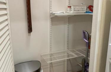 Exclusive Top Floor 1 bedroom in central Irvine one month min - Foto 23