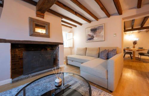 Charming 3BR Cottage Sleeps 8 - 15 Mins to Centre - Foto 9