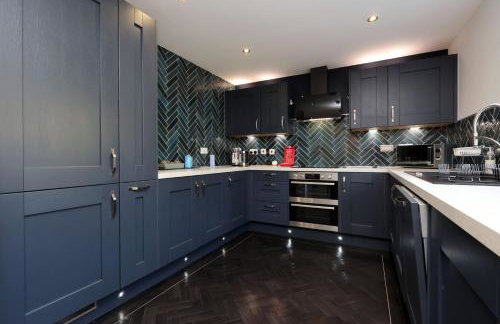 Contractor 4 Bed 2 BA 5 mins to Airport & Barry With Parking - Foto 21