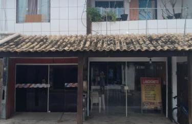 Suíte e cozinha, entrada compartilhada - Foto 1