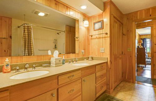 Lakefront Escape with Deck and Kayaks in Lovell! - Foto 16