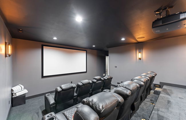 Gray Fox Lodge by Avantstay Waterslide Pool Theater Sleeps 23 - Foto 48