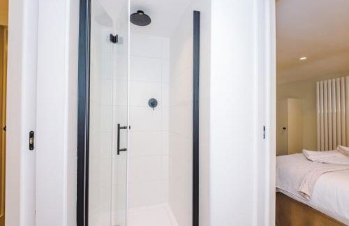 Foden's House by YourStays - 2 Bedroom Cottage in Sandbach with gorgeous dining room extension, High end finish - Foto 11