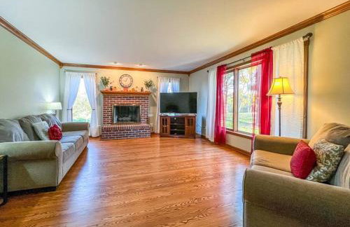 Charming Lake Geneva, Wisconsin 3BR/2Bath Home - Shagbark Waters - Foto 7