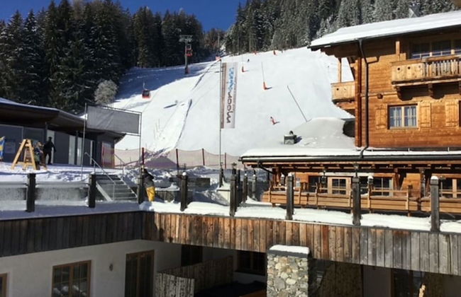 Unique & Exclusively Furnished Chalet near Ski Lift - Foto 28