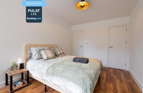 3BR Flat By Pulat Short Lets & Serviced Accommodation London With Pool Table, SmartTV & AC - Foto 7