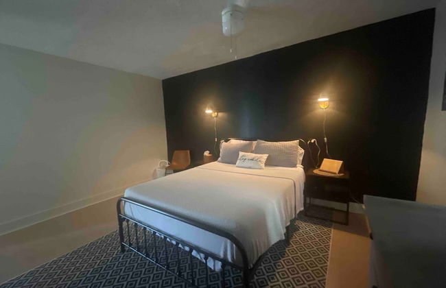 Pr Pvt Rm 5 Qn Bed Gated Comm Easy Parking - Photo 4