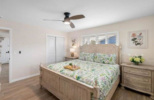 Brand New Saltwater Pool! - Waterfront Canal - Luxury Home - Foto 26