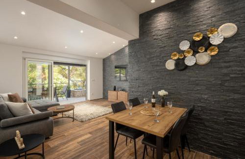 Villa Mala Smišna Poolside Paradise by the Sea - Photo 22