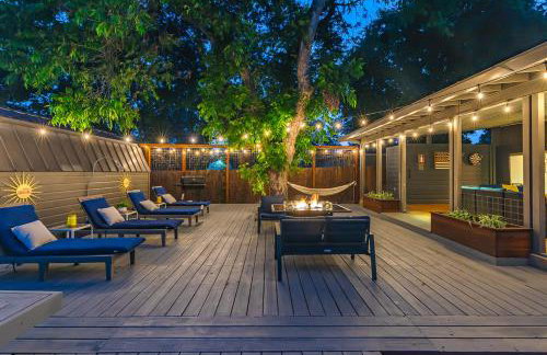 Serene POOL & Firepit in Stunning Home By Airport - Foto 74