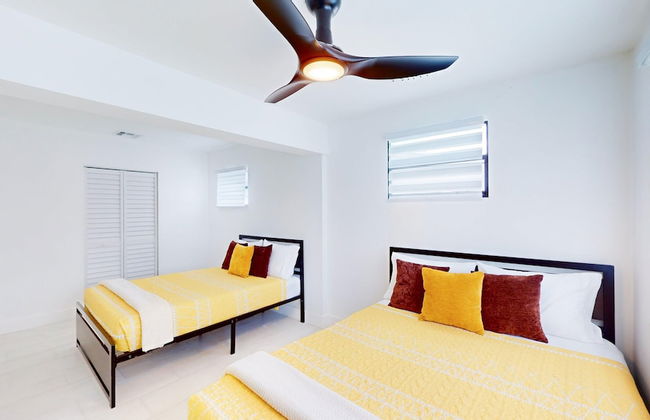 Casa Lucia 5 Bedroom Home With Pool Near Hard Rock Casino - Photo 32