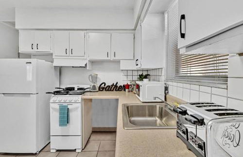 Sunny Hollywood Pool Home Near Beach & Casino - Foto 24