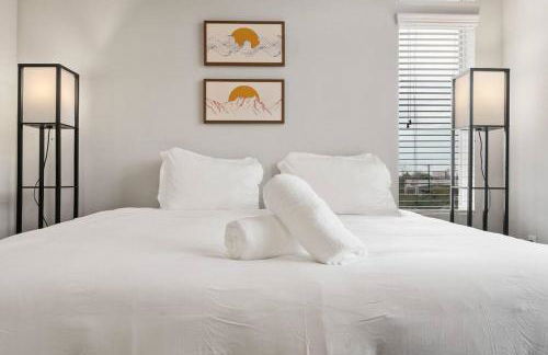 Spacious LUX 2BR 2B Unit in Austin with Pool! - Photo 30