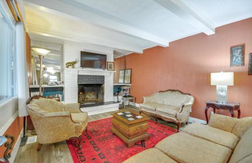 Tranquil Lakefront Home with Sunroom in Burlington - Foto 1