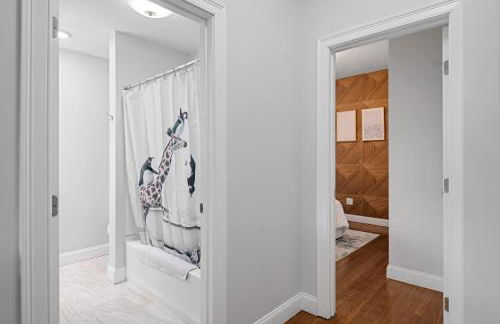 Jennifer's Stylish Apt Private Deck Backyard Oasis - Foto 24