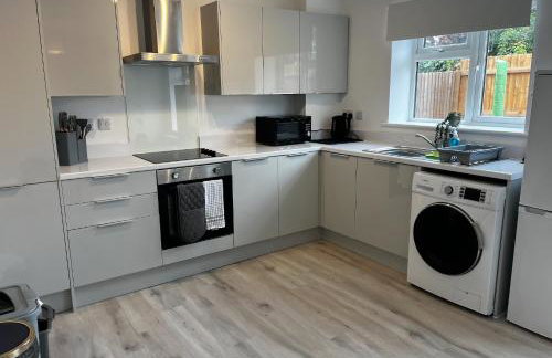 2 Bed Flat - Sleeps 8 - Pets - Garden - Parking - Foto 11