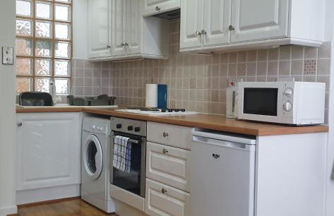 A Beautiful Apartment with Stunning Sea Views & Private Balcony - Photo 13