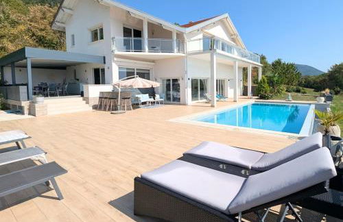Luxurious Villa with Pool - Foto 38