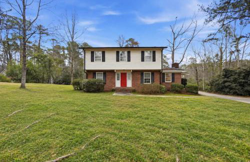 5BR Woodland Retreat on 7 Acres with a Pond - Photo 3