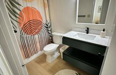 Next Getaway Home-3 Rooms, 4 Bed, 2 Bath, Backyard - Photo 9