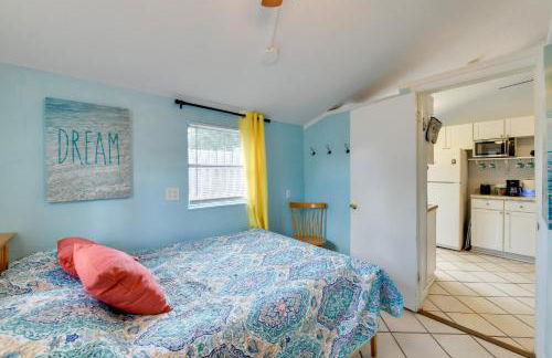 1 Mi to Nokomis Beach Quiet Getaway with Fire Pit - Foto 17