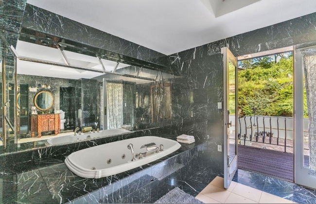 Westchester Castle Ossining - Photo 12