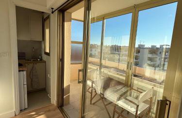 Proche Festival de Cannes - Studio avec Loggia - Gare à 5min Bus au pied de l'immeuble - Foto 11