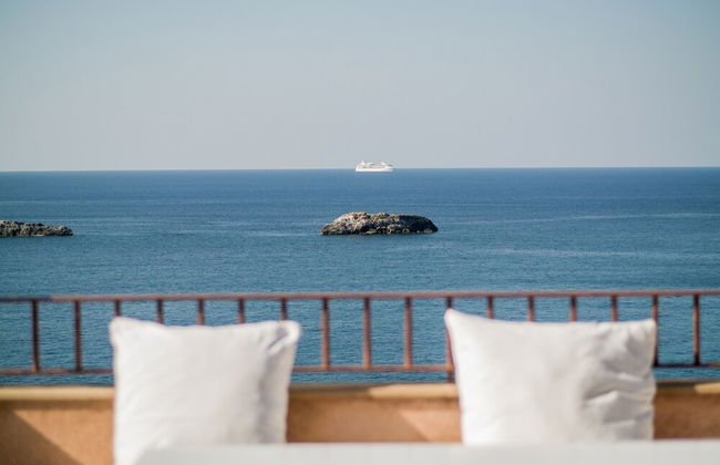 Absolute Villa by Stylish Stays - Photo 74