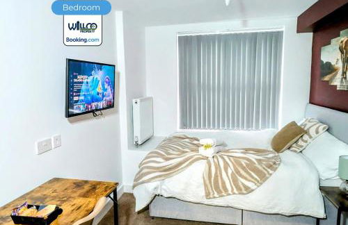 Spacious 5BR Family Home By WillCo Property Short Lets & Serviced Accommodation Derby With Games & Perfect For Contractors - Foto 34