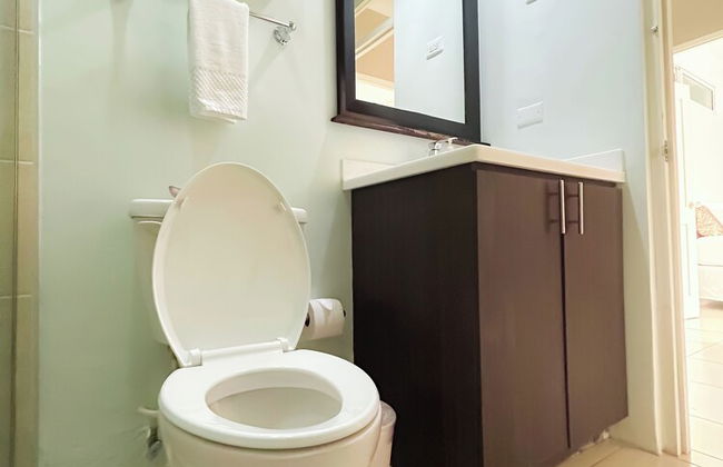 City View New Kingston Apartment w/ Pool - Foto 10