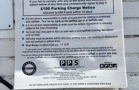 Spacious 3-Story Retreat with Rooftop Terrace and Modern Amenities - Foto 97