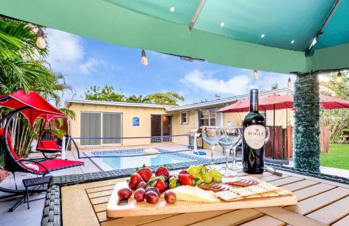 Heated Pool Spa BBQ Pool Table WiFi Near Beach-Downtown Fun - Foto 46