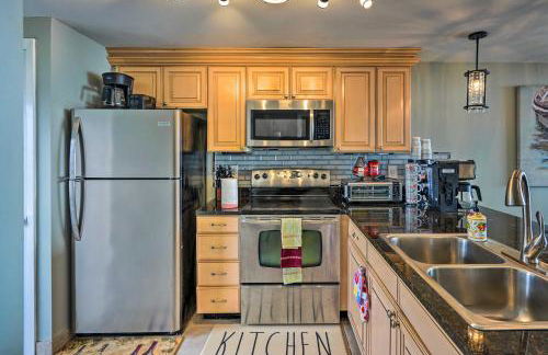 Idyllic PCB Condo with Pool Access and Ocean Views! - Foto 10